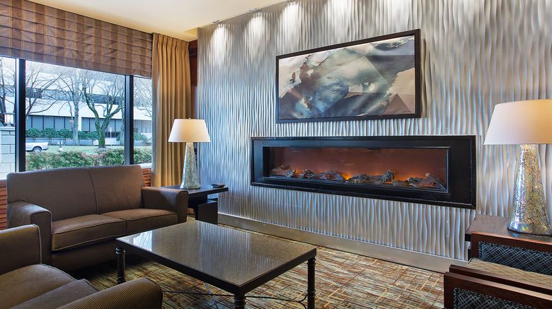 <b>Crowne Plaza Knoxville Lobby</b>. Images powered by <a href="https://www.leonardoworldwide.com/" title="Leonardo Worldwide" target="_blank">Leonardo</a>.