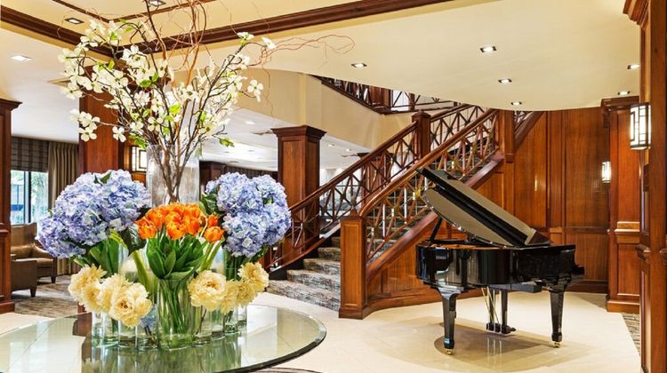 Crowne Plaza Knoxville Lobby