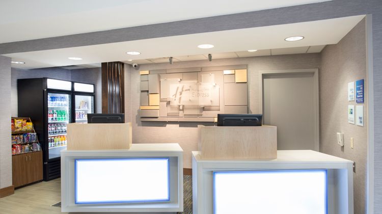 Holiday Inn Express Exterior