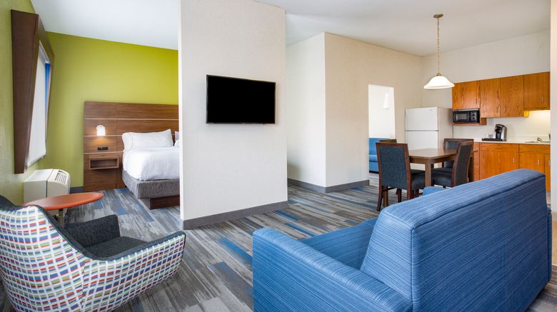 <b>Holiday Inn Express Room</b>. Images powered by <a href="https://www.leonardoworldwide.com/" title="Leonardo Worldwide" target="_blank">Leonardo</a>.