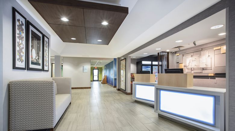 <b>Holiday Inn Express Lobby</b>. Images powered by <a href="https://www.leonardoworldwide.com/" title="Leonardo Worldwide" target="_blank">Leonardo</a>.
