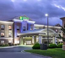 Holiday Inn Express Exterior