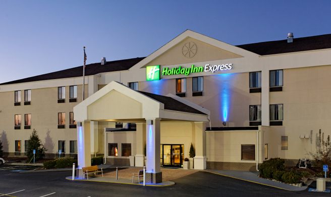 Holiday Inn Express Exterior