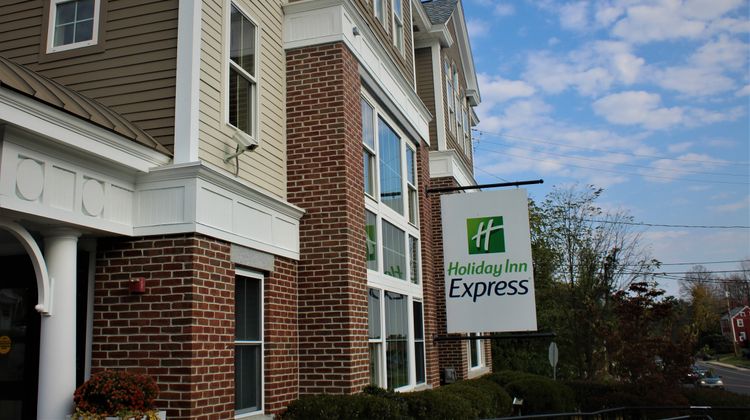 Holiday Inn Express Durham Exterior