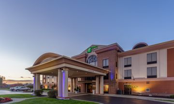 Holiday Inn Express Suites