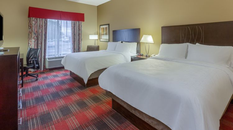 Holiday Inn Express Suites Room