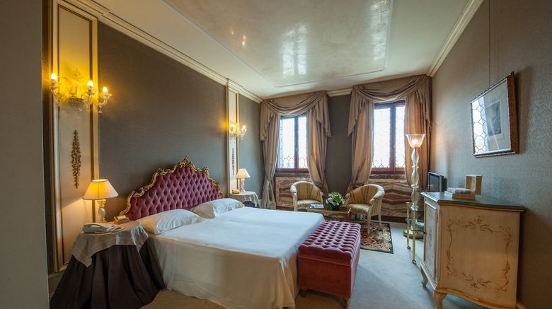<b>Ca' Sagredo Hotel Room</b>. Images powered by <a href="https://www.leonardoworldwide.com/" title="Leonardo Worldwide" target="_blank">Leonardo</a>.