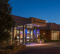 Holiday Inn Express Preston South Exterior