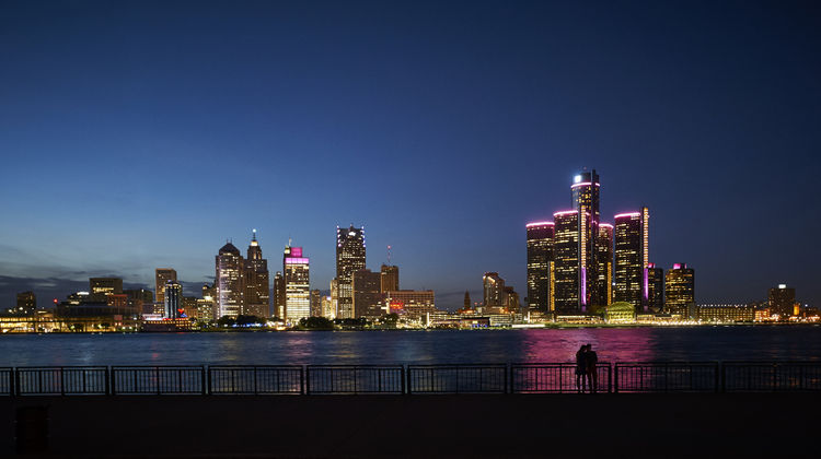 Holiday Inn Express Windsor Waterfront Exterior