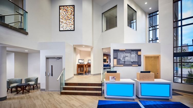 Holiday Inn Express Windsor Waterfront Lobby