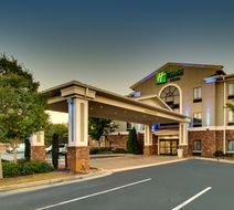 Holiday Inn Express Hotel & Suites Exterior
