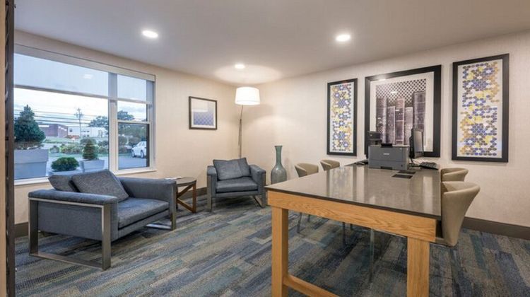 Holiday Inn Express Hotel & Suites Lobby