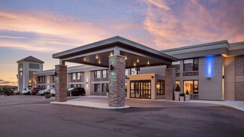 Holiday Inn Express Hotel  and  Suites Exterior. Images powered by <a href="https://www.leonardoworldwide.com" target="_blank" rel="noopener">Leonardo</a>.