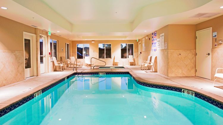 Holiday Inn Express Hotel & Suites Pool