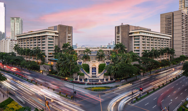The Peninsula Manila Exterior