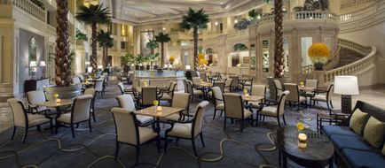 The Peninsula Manila Lobby