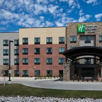 Holiday Inn Express Hotel & Suites