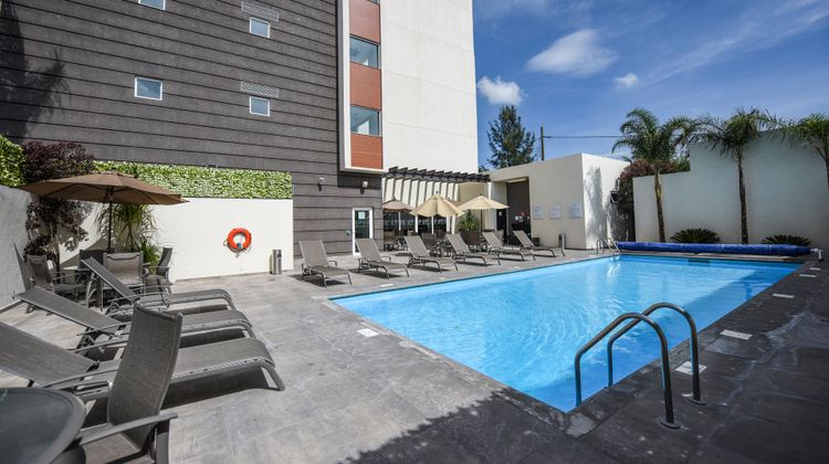 Holiday Inn Express & Suites Celaya Pool