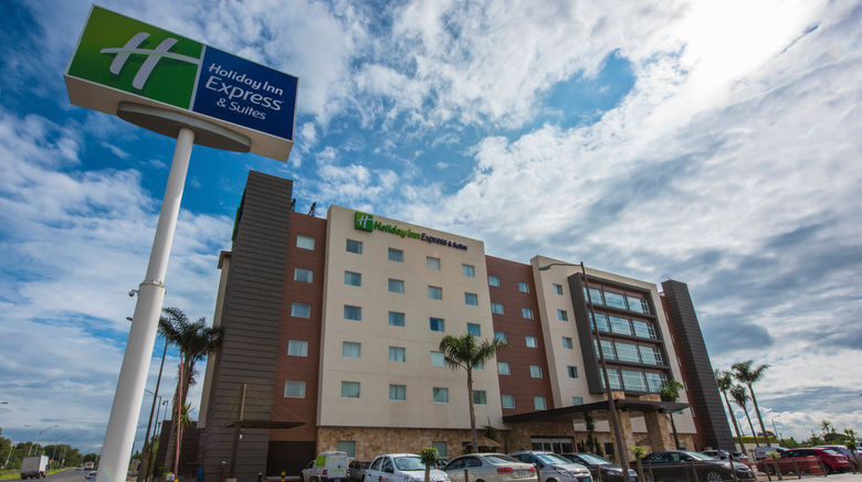 <b>Holiday Inn Express & Suites Celaya Exterior</b>. Images powered by <a href="https://www.leonardoworldwide.com/" title="Leonardo Worldwide" target="_blank">Leonardo</a>.