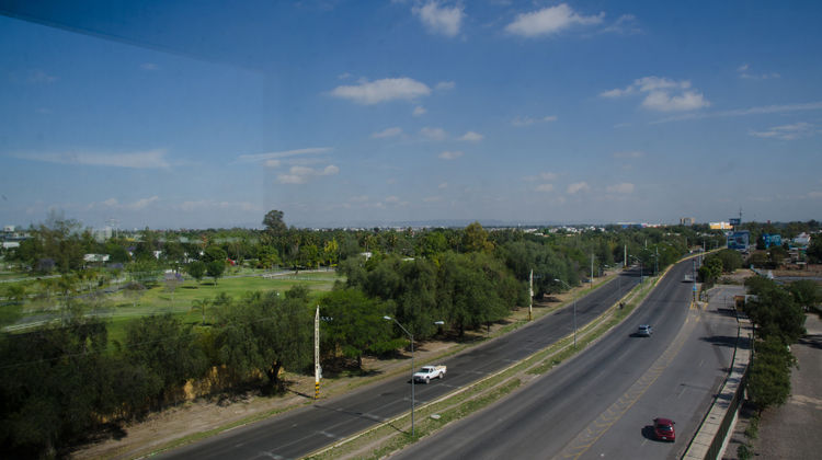 Holiday Inn Express & Suites Celaya Exterior