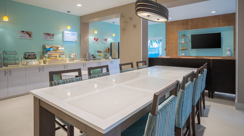 <b>Holiday Inn Express & Suites Nassau Restaurant</b>. Images powered by <a href="https://www.leonardoworldwide.com/" title="Leonardo Worldwide" target="_blank">Leonardo</a>.