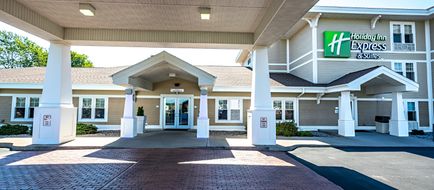 Holiday Inn Express Hotel & Suites Exterior
