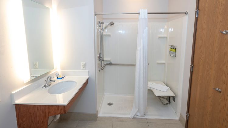 Holiday Inn Express Hotel & Suites Room