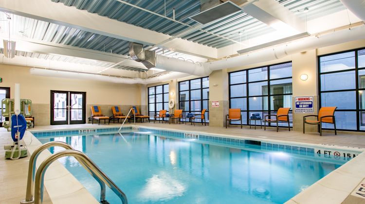 Holiday Inn Hotel & Suites Downtown Pool