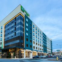 Holiday Inn Hotel & Suites Downtown