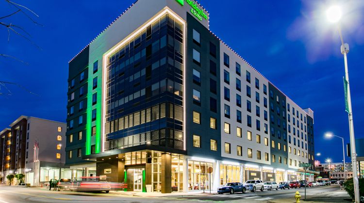 Holiday Inn Hotel & Suites Downtown Exterior