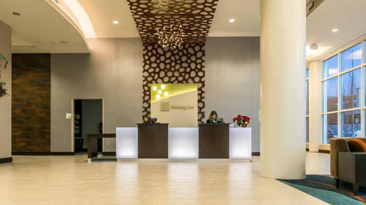 Holiday Inn Hotel & Suites Downtown Lobby