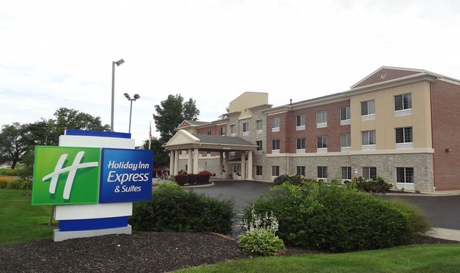 Holiday Inn Express & Stes Exterior