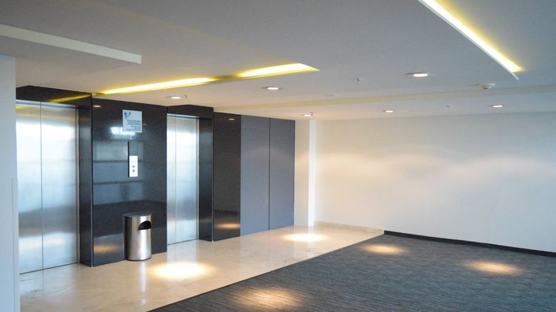 <b>Holiday Inn Express Galerias Lobby</b>. Images powered by <a href="https://www.leonardoworldwide.com/" title="Leonardo Worldwide" target="_blank">Leonardo</a>.
