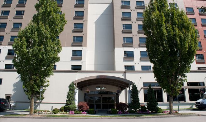 Holiday Inn Express Vancouver Arpt Exterior