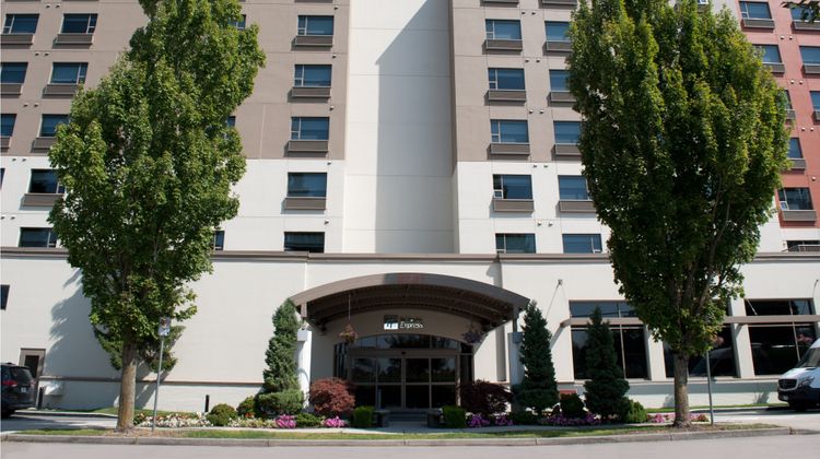 Holiday Inn Express Vancouver Arpt Exterior