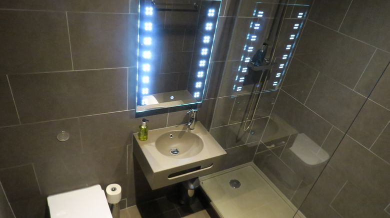 <b>Quay Apartments Clarence House Room</b>. Images powered by <a href="https://www.leonardoworldwide.com/" title="Leonardo Worldwide" target="_blank">Leonardo</a>.