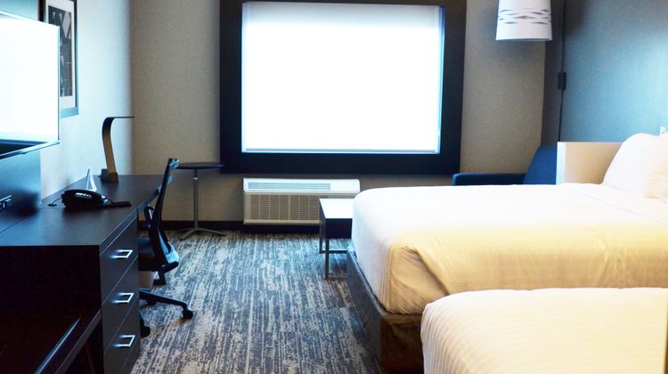 Holiday Inn Express & Suites W-I295 &I10 Suite