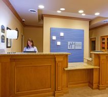 Holiday Inn Express Chesterfield Lobby
