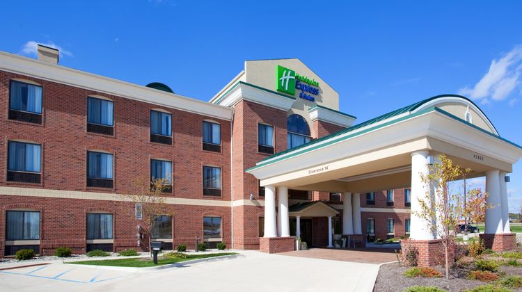 Holiday Inn Express Chesterfield Exterior