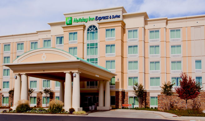 Holiday Inn Express & Suites Jackson NE Exterior