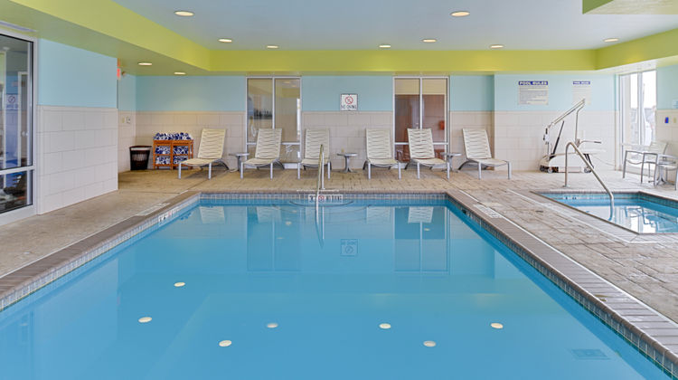 Holiday Inn Express & Suites Terre Haute Lobby