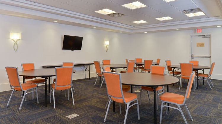 Holiday Inn Express & Suites Terre Haute Meeting