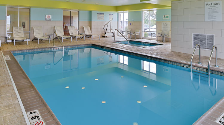 Holiday Inn Express & Suites Terre Haute Pool