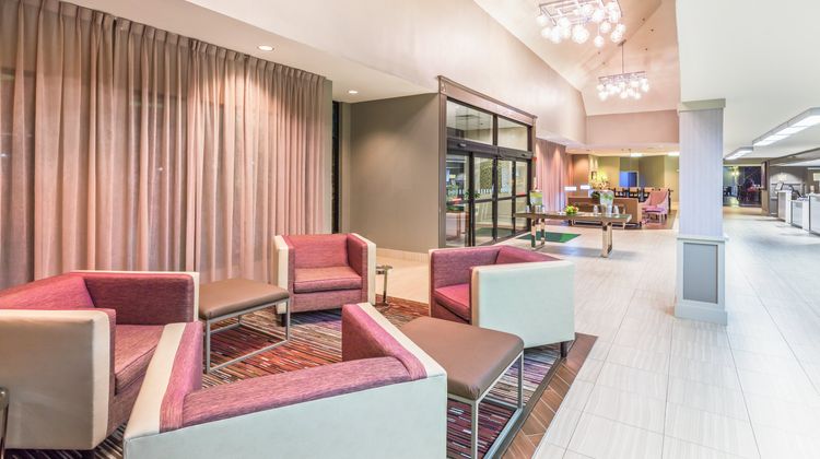 Holiday Inn Tyler-Conference Center Lobby