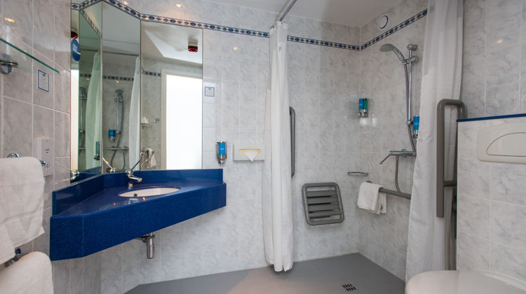 Holiday Inn Express Birmingham Oldbury Room