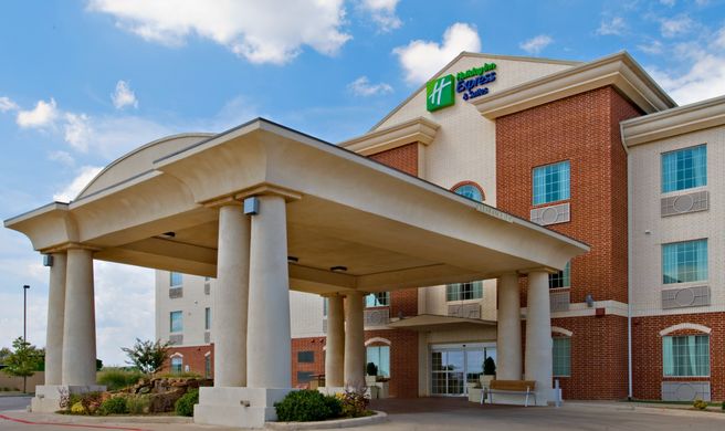Holiday Inn Express Levelland Exterior