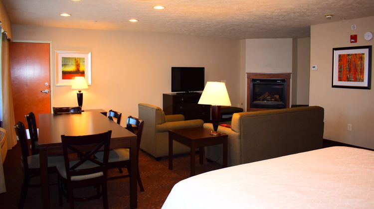 Holiday Inn Express Suite