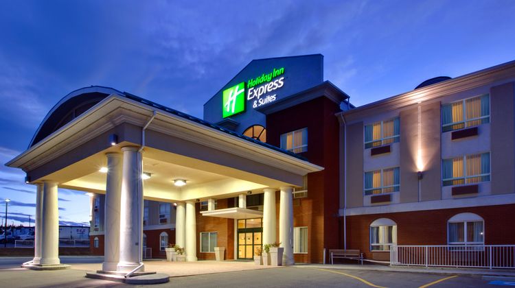 Holiday Inn Express Hinton Exterior