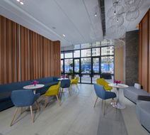 Holiday Inn Express Zhangjiagang East Lobby
