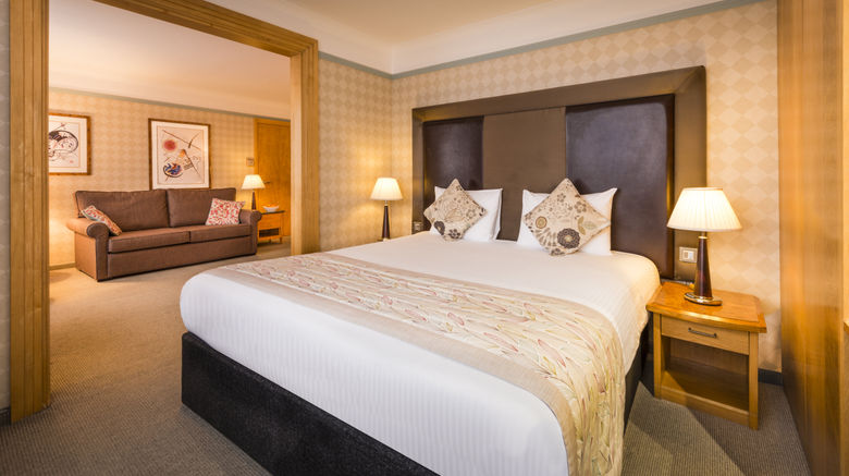 <b>Copthorne Hotel Slough-Windsor Suite</b>. Images powered by <a href="https://www.leonardoworldwide.com/" title="Leonardo Worldwide" target="_blank">Leonardo</a>.
